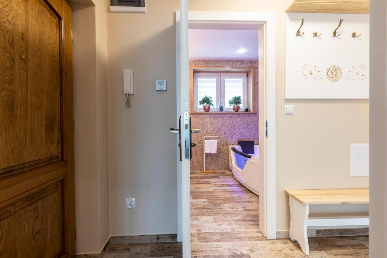 Bunia W Zakopanem Z Jacuzzi Lägenhet Exteriör bild