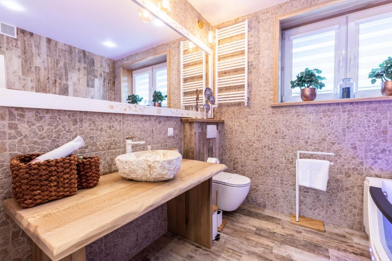 Bunia W Zakopanem Z Jacuzzi Lägenhet Exteriör bild